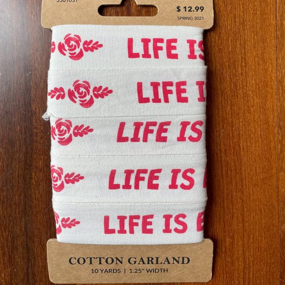NEW Cotton Garland - Life is Beautiful - Picture 1 of 4